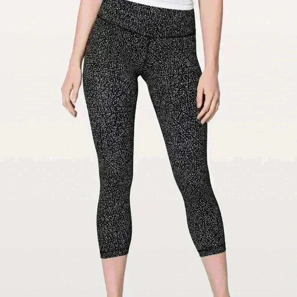 Lululemon Wunder Under cropped black and white marbled leggings size 2 - Picture 8 of 8